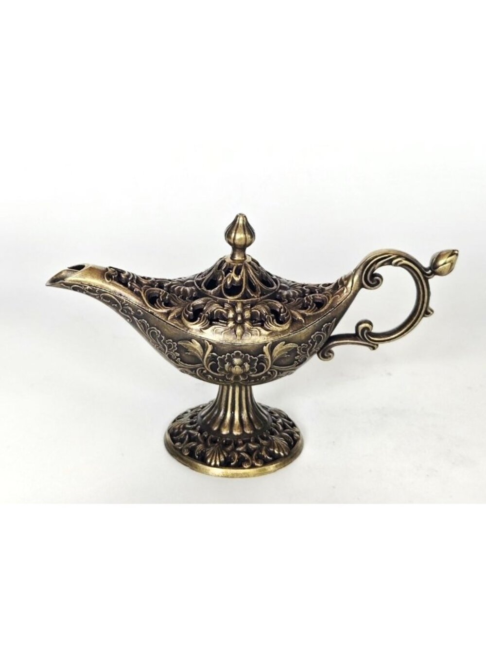 Metal Miniatures Aladdin Genie Lamp With Ornate Floral details collectible